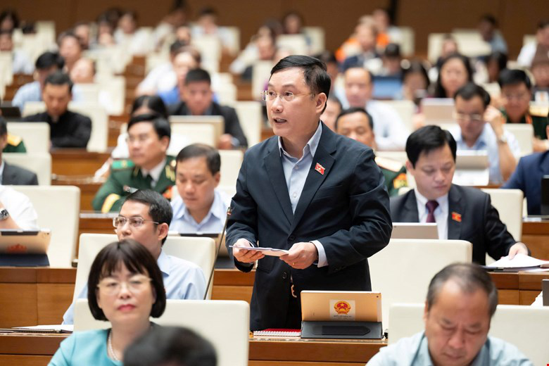 "Giá nhà gấp đến 30 lần thu nhập, người trẻ làm cật lực 30 năm không mua nổi một căn nhà" - Ảnh 1.