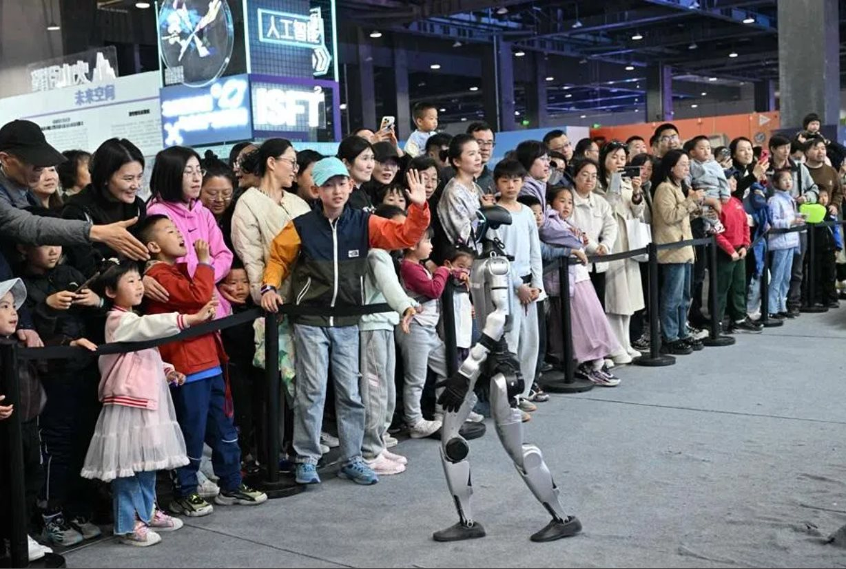 Bị cắt 40% lương vì "AI làm hộ hết rồi": Câu chuyện cay đắng của giới văn phòng và lập trình thời nay- Ảnh 4.