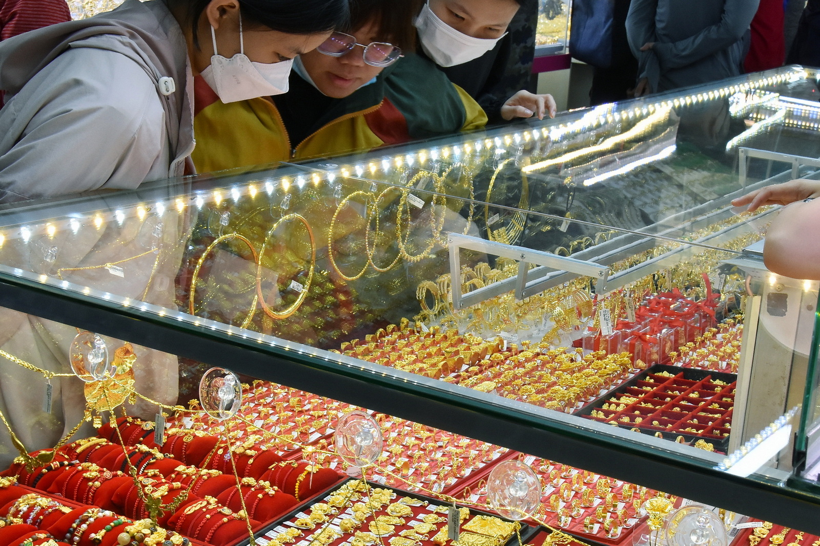 Những rủi ro Khi doanh nghiệp vay vàng trong dân và ảnh hưởng đến kinh tế 2026 - Ảnh 3.