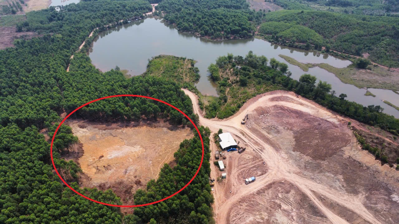 Đà Nẵng xử phạt đất tặc với số tiền gần nửa tỷ đồng - Ảnh 1.