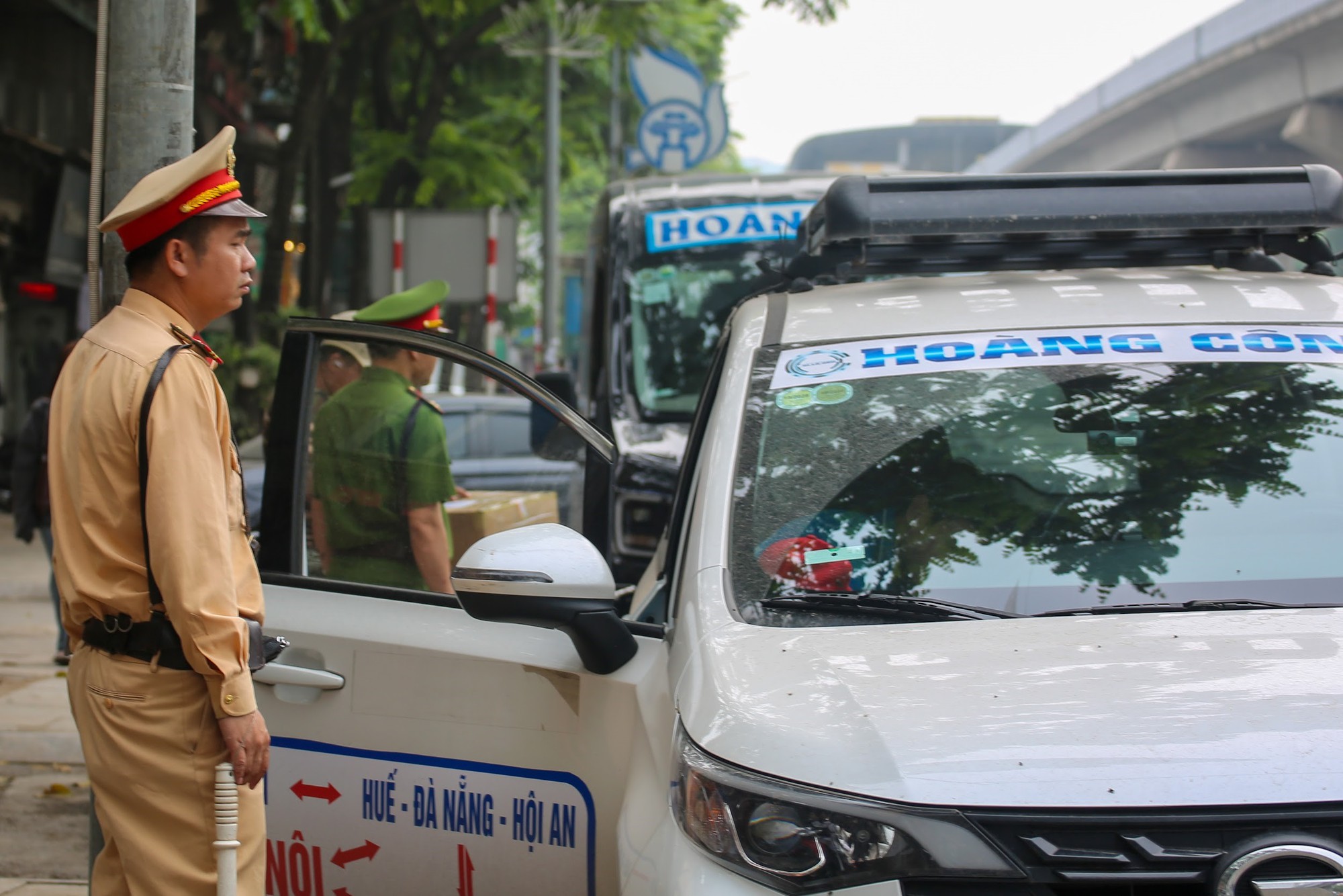 CSGT Hà Nội sử dụng thiết bị đặc biệt để xử lý 1 lỗi vi phạm giao thông phổ biến, các tài xế chú ý - Ảnh 5.