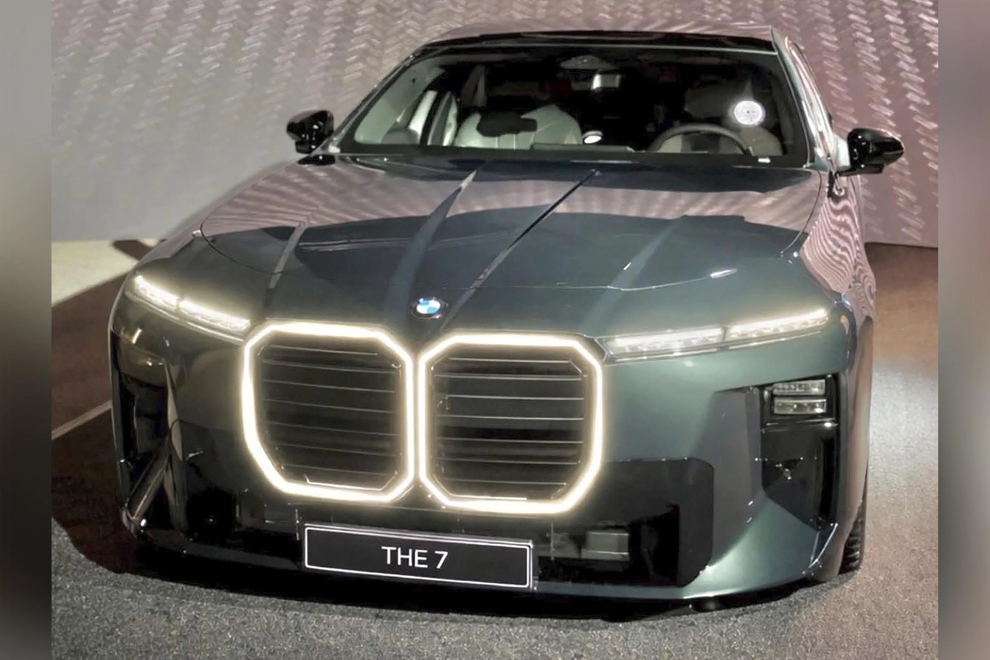 Tại triển lãm ngay sát Việt Nam này, các hãng nội địa đang nhắm giành khách của Porsche, Mercedes, BMW - Ảnh 2.