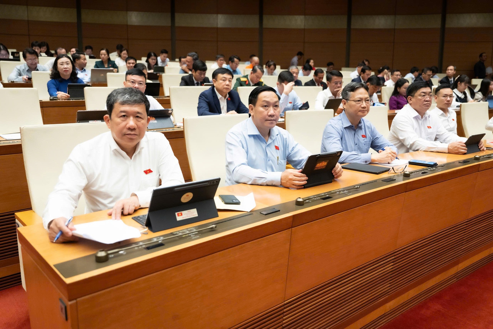 Đại biểu Quốc hội góp ý cải cách tiền lương, tăng lương cơ sở- Ảnh 3.