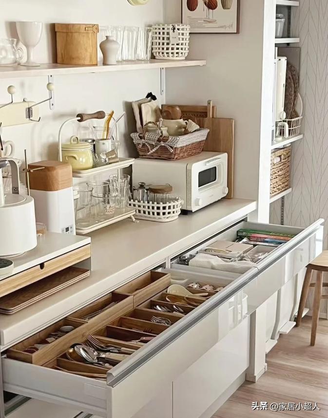 Chồng tôi nhất quyết lắp thêm ngăn kéo vào 6 vị trí này trong nhà - 6 tháng sau tôi mới hiểu vì sao ai sống gọn gàng cũng đều làm vậy - Ảnh 1.