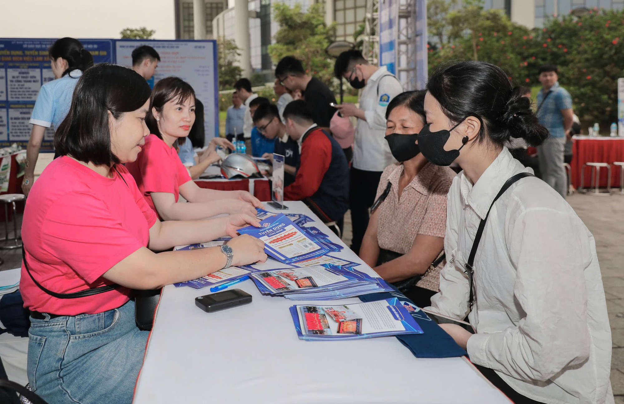 Nghỉ ngang có mất trợ cấp thất nghiệp? - Ảnh 1.