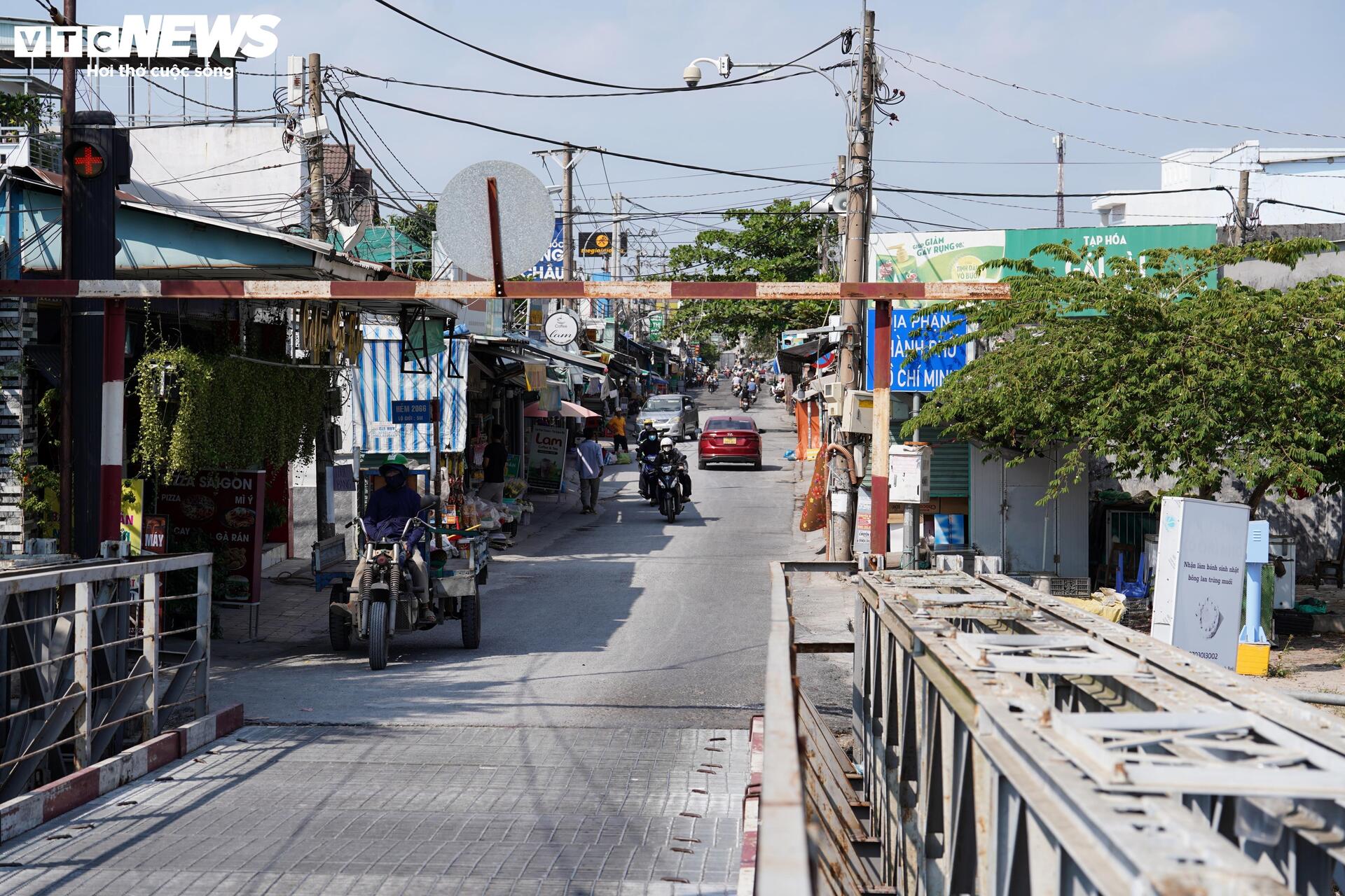 Cầu sắt hơn 50 tuổi nối TP.HCM - Tây Ninh xuống cấp, nằm chờ ngày xây mới- Ảnh 8.