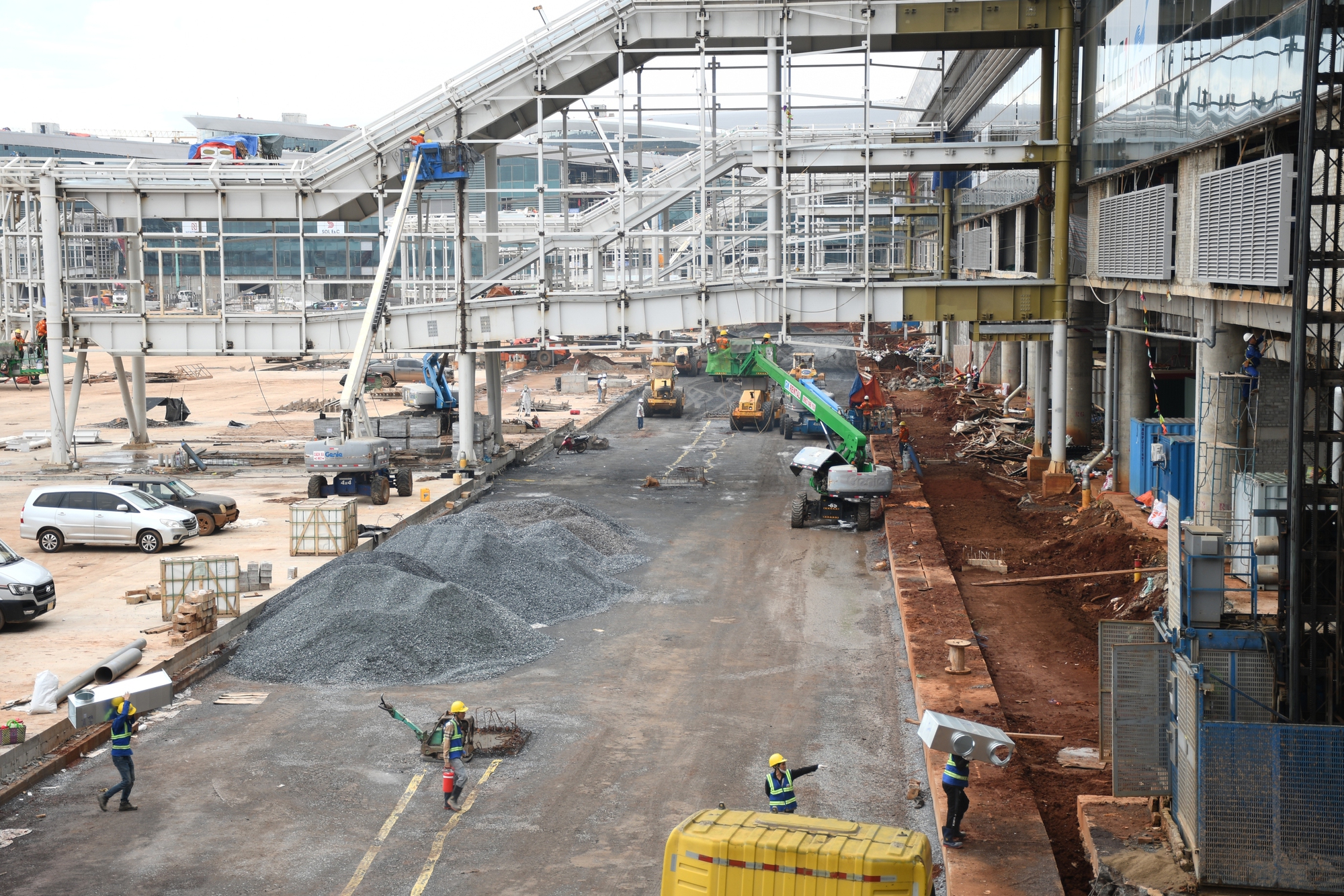 Thiếu hụt 40 % lao động tại công trường sân bay Long Thành - Ảnh 2.