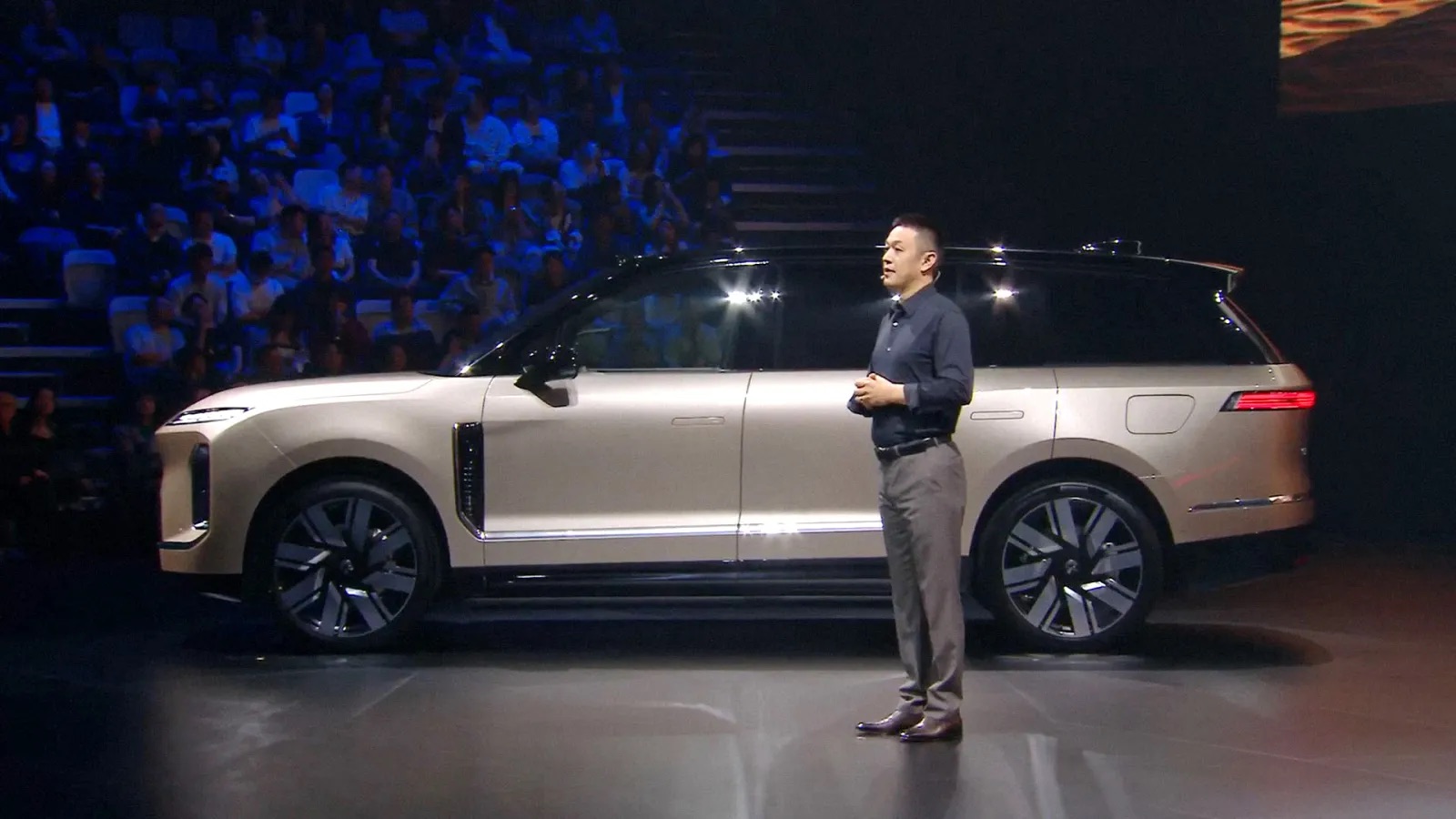 Tại triển lãm ngay sát Việt Nam này, các hãng nội địa đang nhắm giành khách của Porsche, Mercedes, BMW - Ảnh 1.