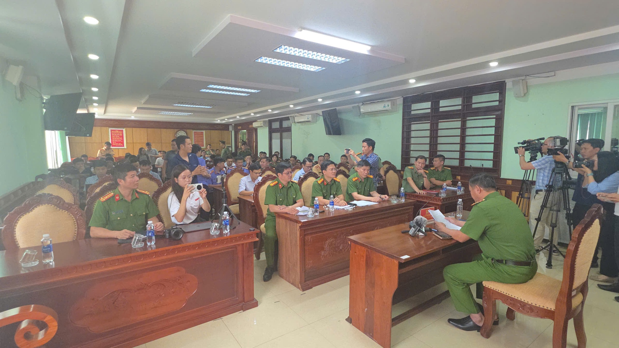 Khởi tố Thiếu tá CSGT trong vụ tai nạn giao thông khiến nam sinh lớp 12 tử vong - Ảnh 1.