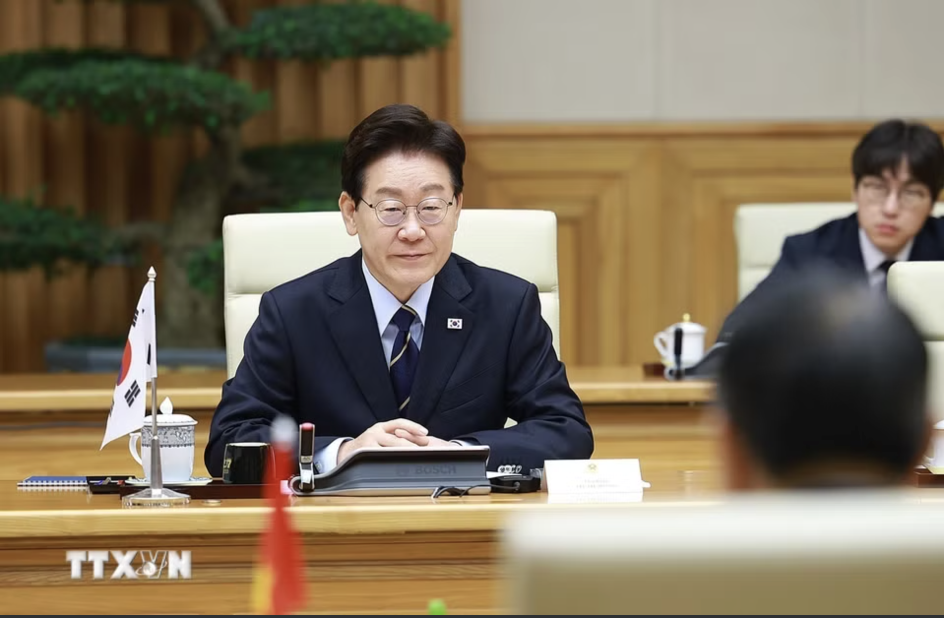 Thủ tướng Lê Minh Hưng hội kiến Tổng thống Hàn Quốc Lee Jae Myung - Ảnh 9.