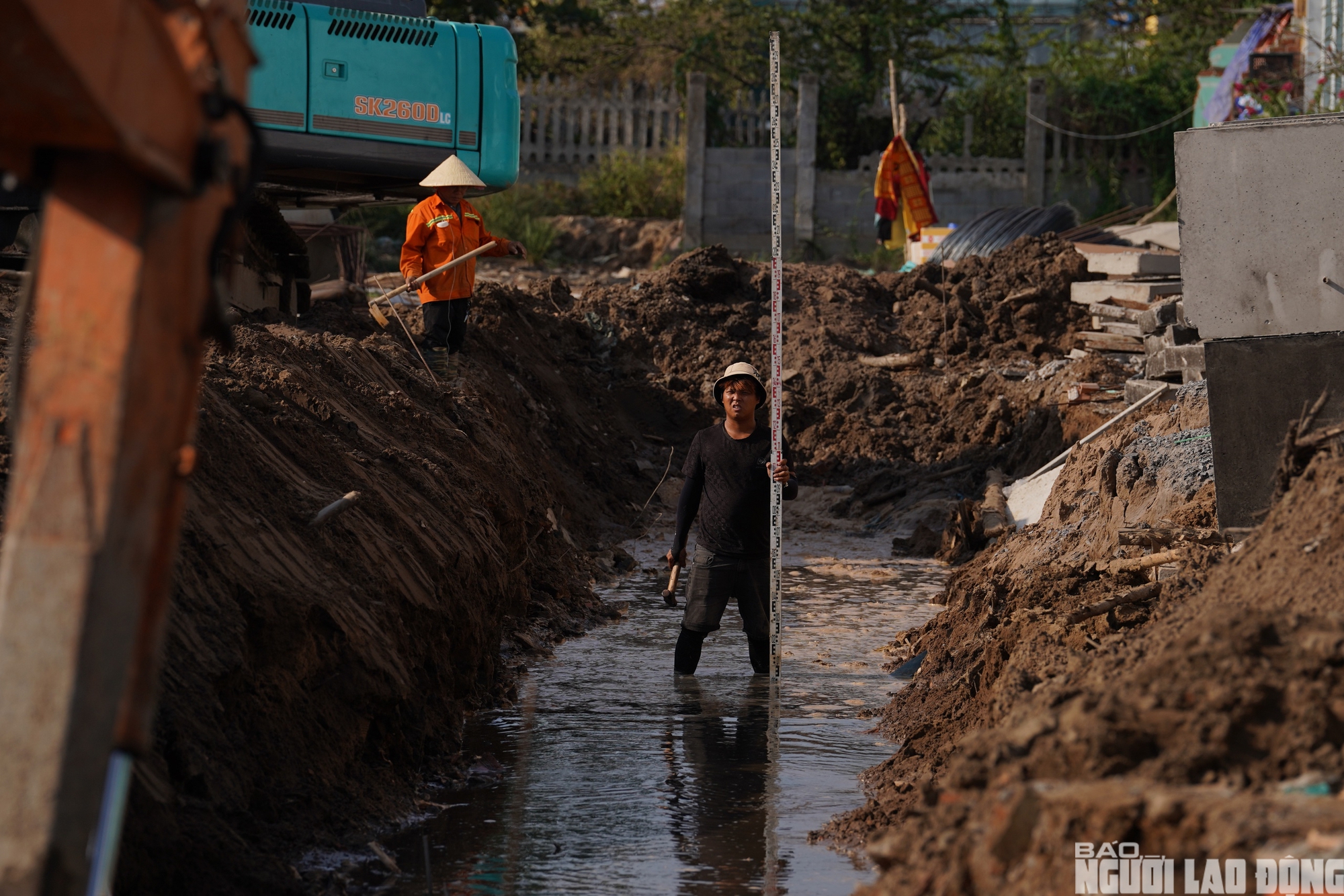 Cận cảnh công trường cầu gần 500 tỉ đồng nối TPHCM với cửa ngõ đi Tây Ninh- Ảnh 6.