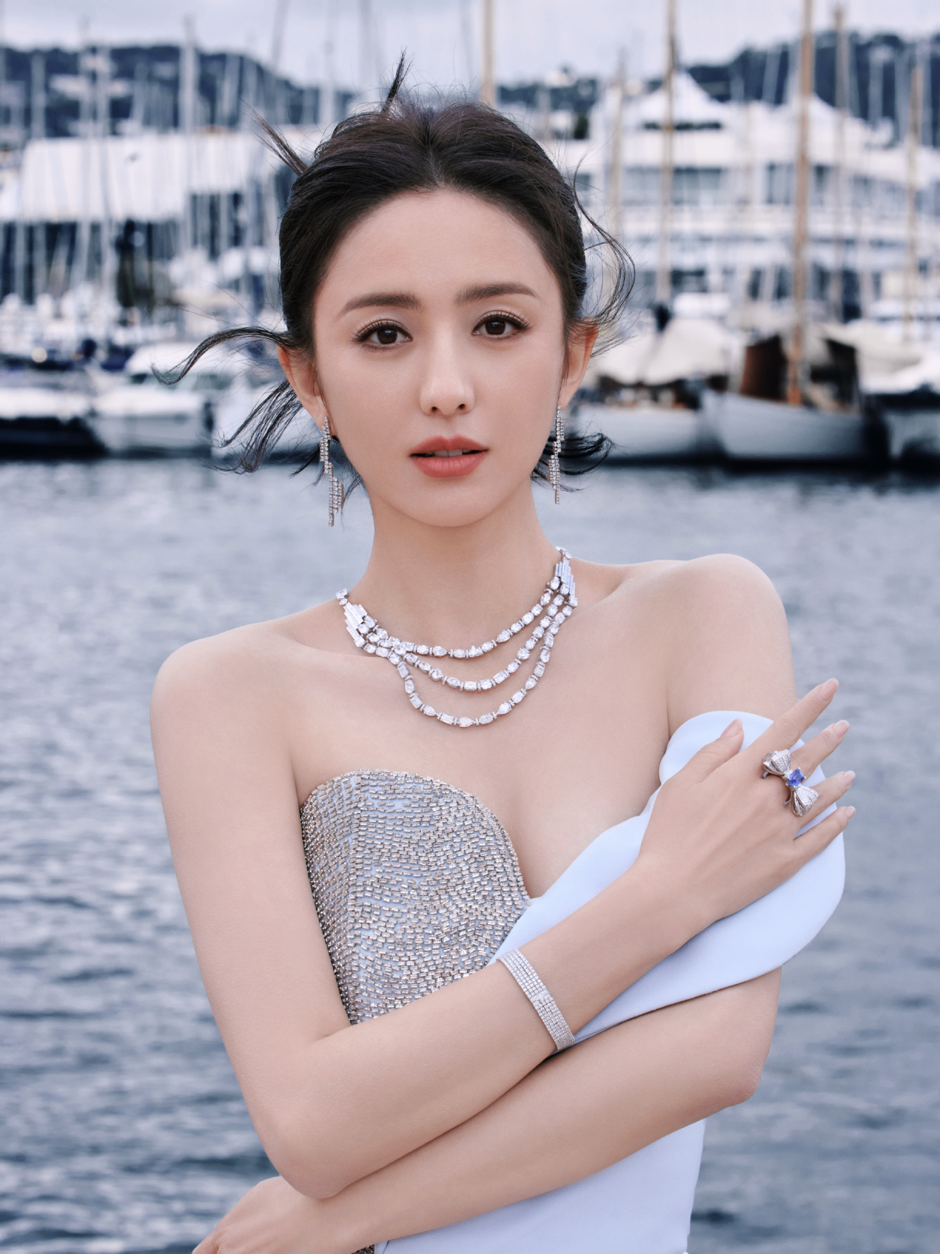 Mẹ đơn thân showbiz "cấm cả nước nói xấu mình": 1 phút xóa 1.000 bài "bóc phốt" gây choáng váng, ngày ly hôn mua liền biệt phủ 3.000m2 ăn mừng  - Ảnh 4.