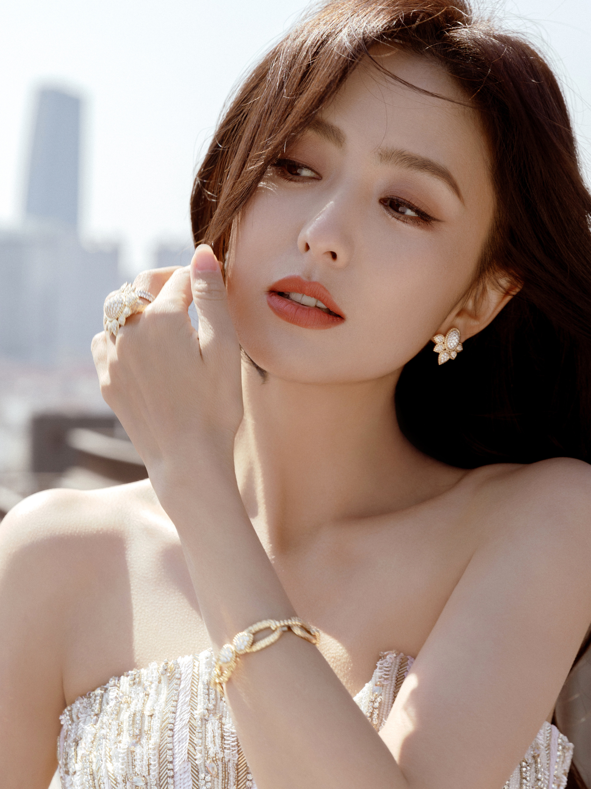 Mẹ đơn thân showbiz "cấm cả nước nói xấu mình": 1 phút xóa 1.000 bài "bóc phốt" gây choáng váng, ngày ly hôn mua liền biệt phủ 3.000m2 ăn mừng  - Ảnh 10.