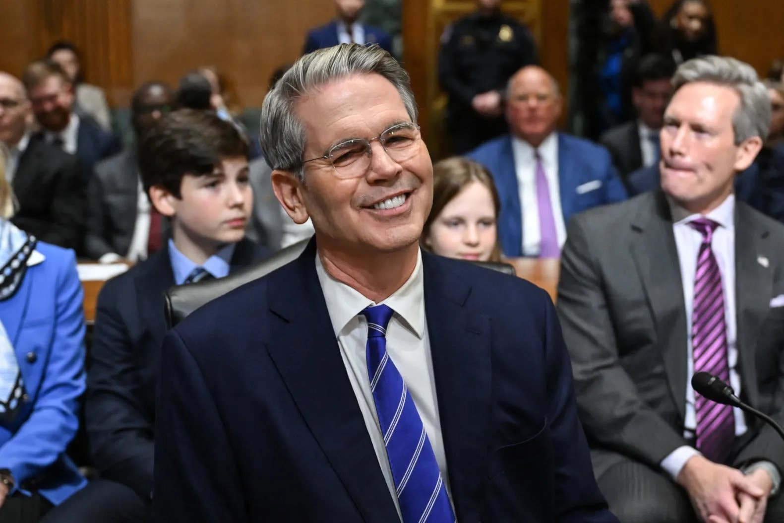 Thất bại ê chề của Anthropic: Siêu AI "nguy hiểm nhất hành tinh" bị bẻ khóa, gục ngã đau đớn dưới tay 1 nhóm Discord vô danh- Ảnh 3.