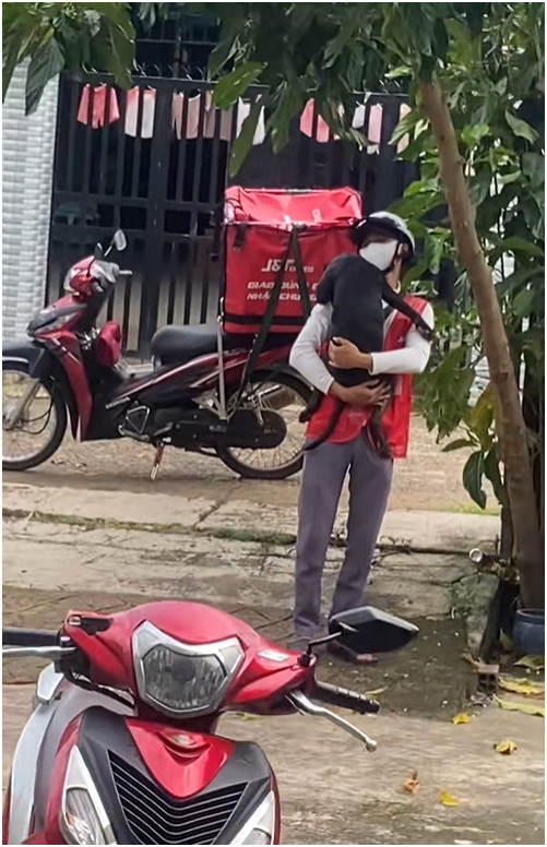 Shipper đến phòng trọ giao hàng, chuyện gì xảy ra khiến chủ trích xuất camera đăng lên mạng? - Ảnh 4.