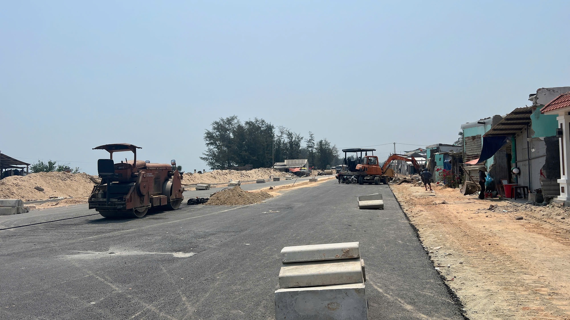 Tiết lộ kế hoạch thông xe cầu vượt cửa biển lớn nhất miền Trung - Ảnh 3.