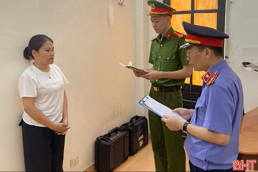 Thi hành lệnh bắt tạm giam Giám đốc Trần Thị Thân SN 1984 - Ảnh 1.