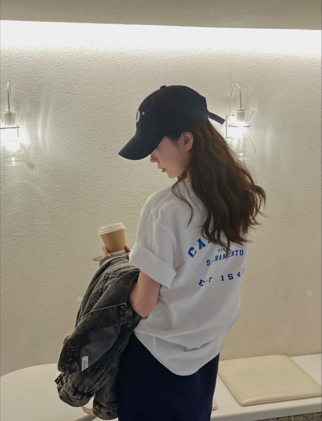 1 tháng không kiếm ra tiền, bạn sẽ cắt khoản gì đầu tiên? - Ảnh 1.