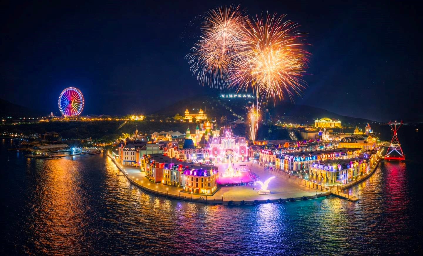 Tỷ phú Phạm Nhật Vượng có màn ‘chơi lớn’ trên bầu trời vịnh biển Nha Trang đúng dịp lễ 30/4-1/5- Ảnh 2.