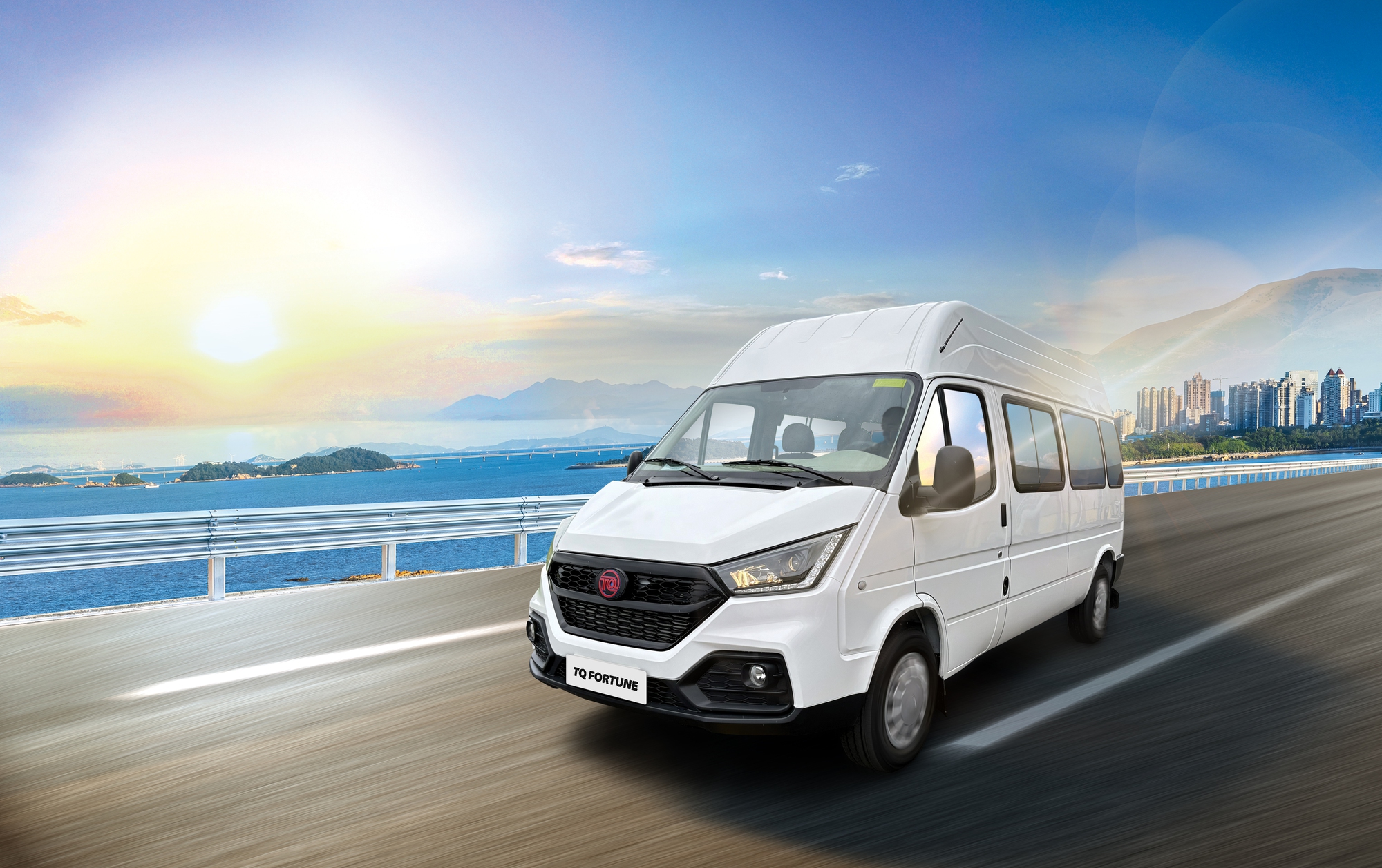 Chính thức ra mắt TQ Fortune, mở rộng lựa chọn minibus 16 chỗ - Ảnh 1.