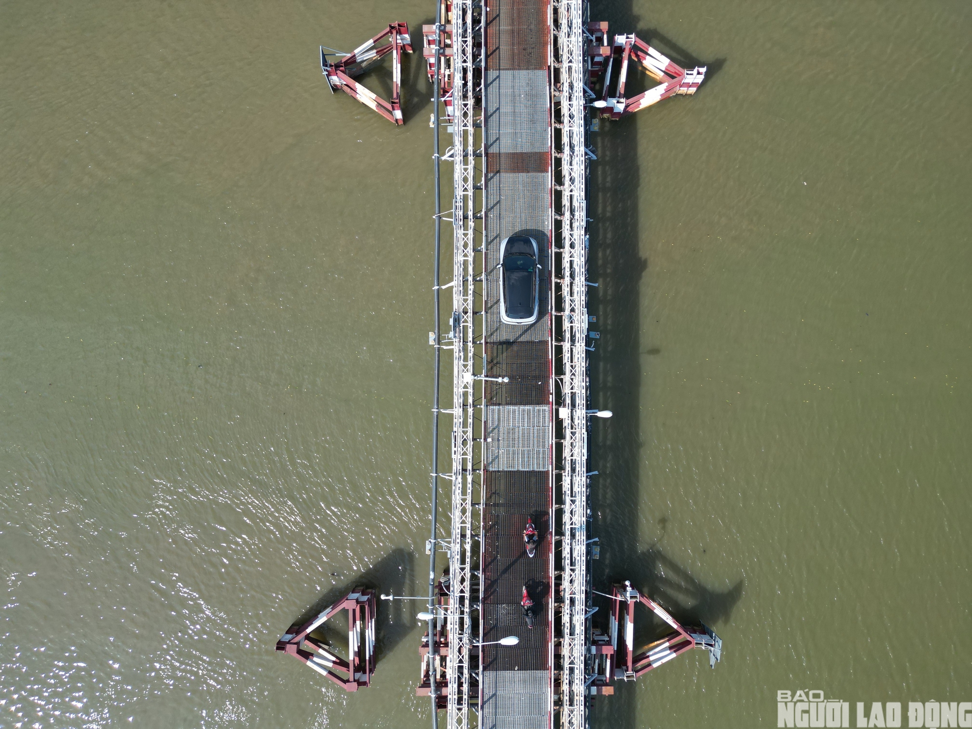 Cầu sắt cũ kết nối TPHCM - Tây Ninh rung lắc sau hơn nửa thế kỷ sử dụng- Ảnh 12.