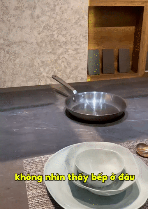 Hội chị em xôn xao với căn bếp có “bếp nấu vô hình”: Nhìn như bàn ăn, đặt nồi ở đâu nấu được ở đó- Ảnh 13.