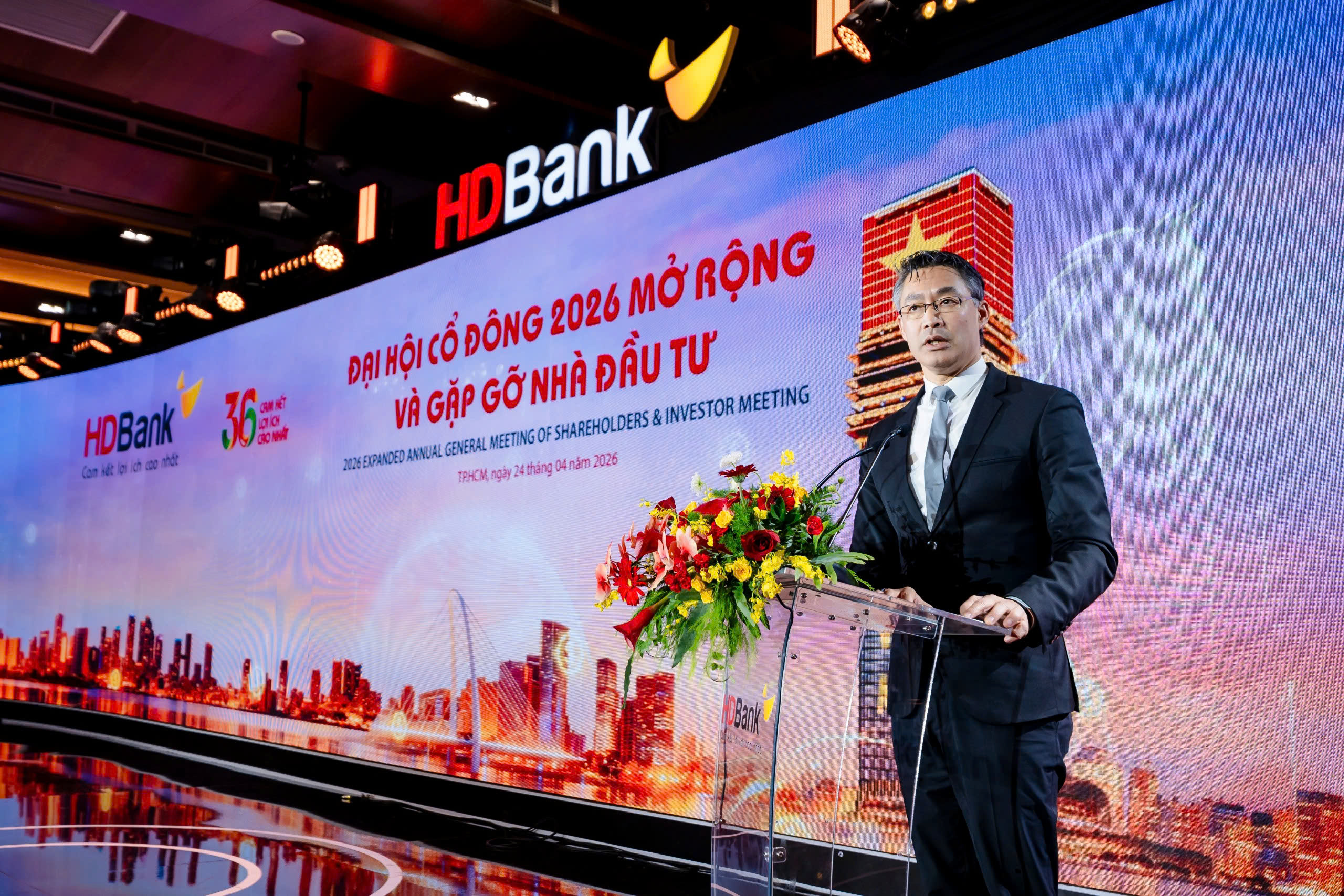 ĐHĐCĐ HDBank 2026: Lợi nhuận kế hoạch tăng 41%, quy mô tiệm cận 1,2 triệu tỷ đồng, mở rộng hợp tác quốc tế và phát hành riêng lẻ thu hút nhà đầu tư nước ngoài - Ảnh 6.