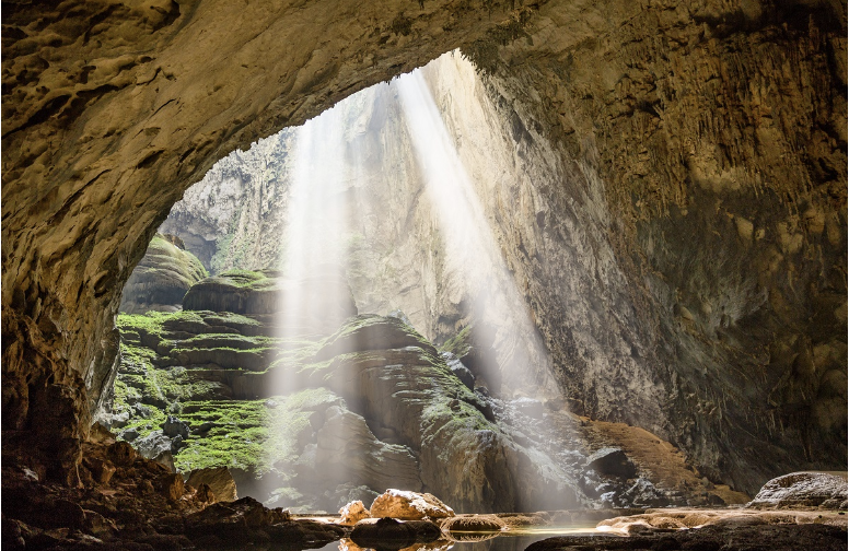 Phát hiện hang động mới tại Quảng Trị: Sở hữu thác nước 350 mét cực hiếm, chuyên gia chưa dám tiến sâu vì quá lạnh - Ảnh 4.