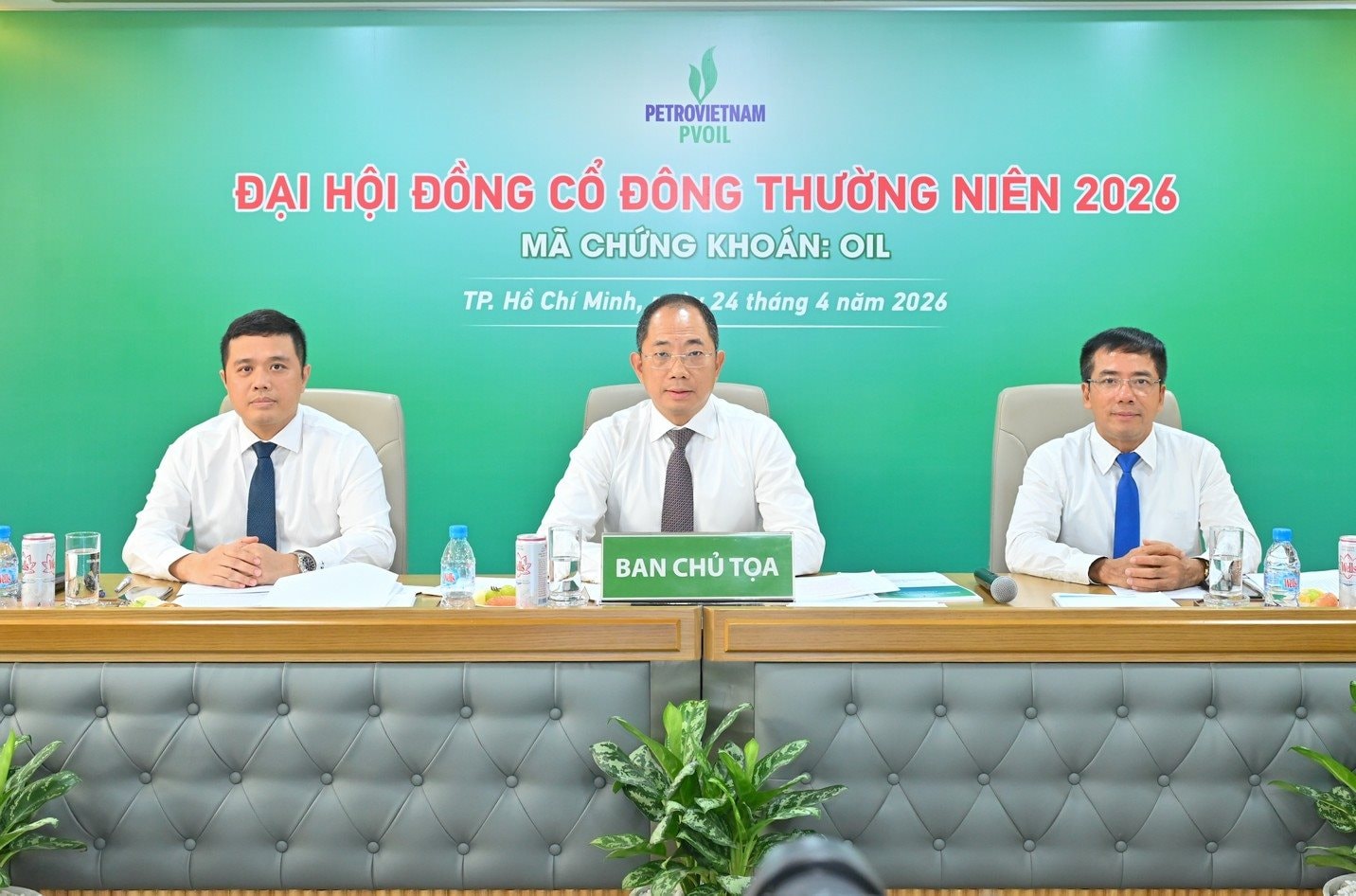 Có tân Chủ tịch, PVOIL đặt kế hoạch lợi nhuận tăng 30%, phủ trạm sạc VinFast lên trạm xăng- Ảnh 1.