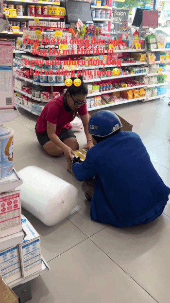 Shipper đến giao hàng bỗng dắt xe máy của khách đi: Đoạn camera an ninh 24 giây được tung lên mạng- Ảnh 4.