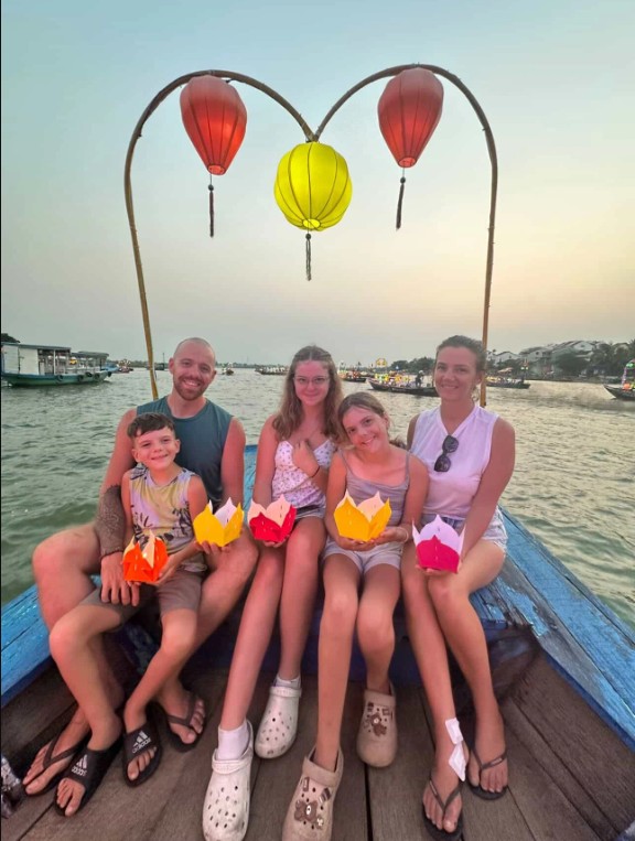 Khách Tây kể lại trải nghiệm lúc 1h sáng giữa thủ đô rồi đưa ra quyết định bất ngờ này- Ảnh 2.