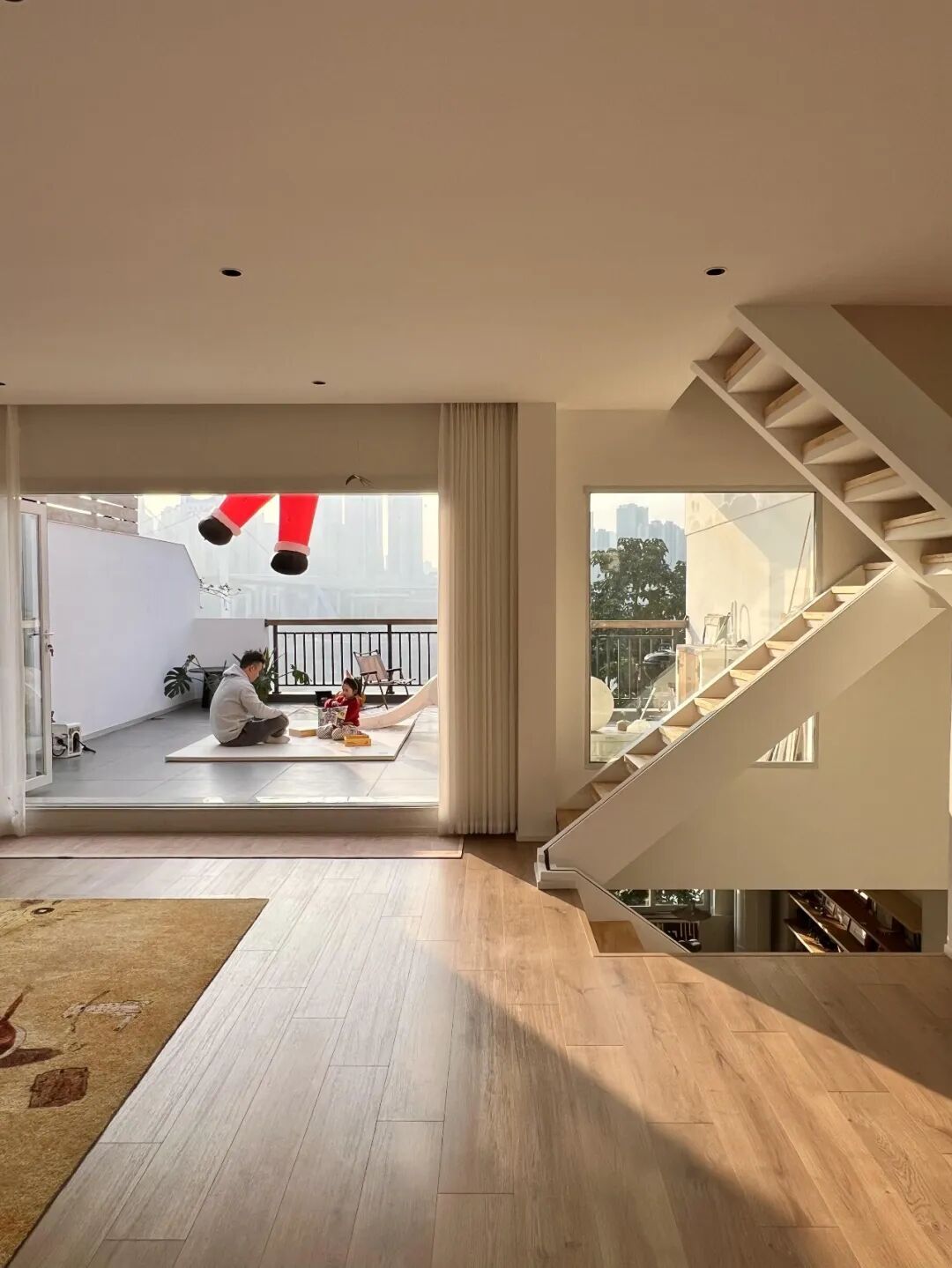 Tôi bán căn hộ tầng 1 sau 3 năm chịu đựng - chuyển lên tầng cao nhất mới hiểu: Chọn sai tầng có thể ảnh hưởng trầm trọng đến chất lượng sống - Ảnh 5.