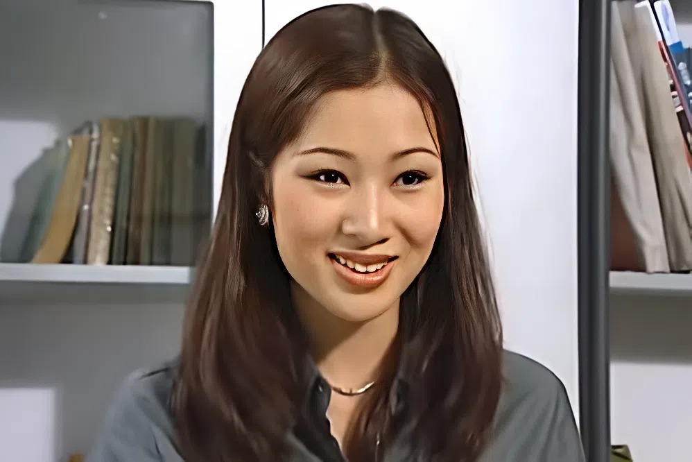 Nhan sắc hoa khôi Việt cưới đại gia "nghèo nhất trong số những người theo đuổi" - Ảnh 1.