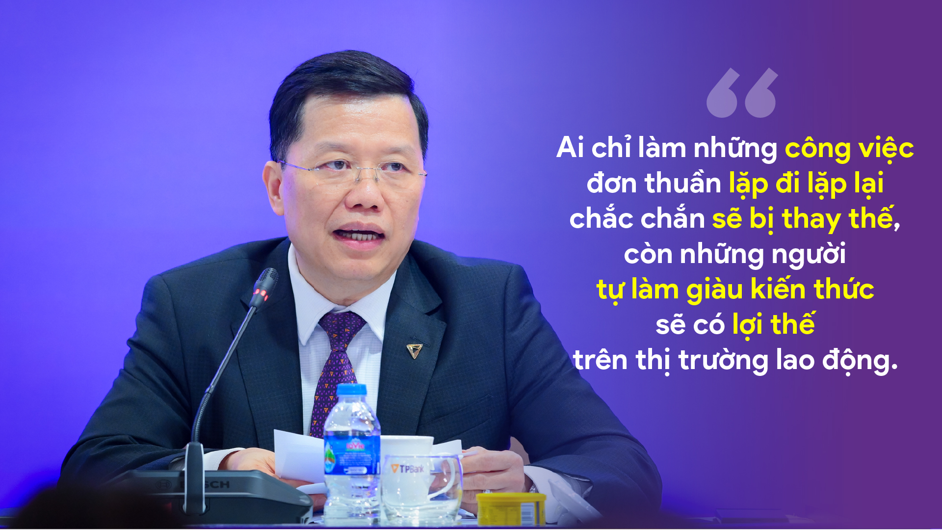 “Niềm tin khách hàng là thứ không thể mua được” và loạt câu nói ấn tượng về AI của lãnh đạo TPBank - Ảnh 9.