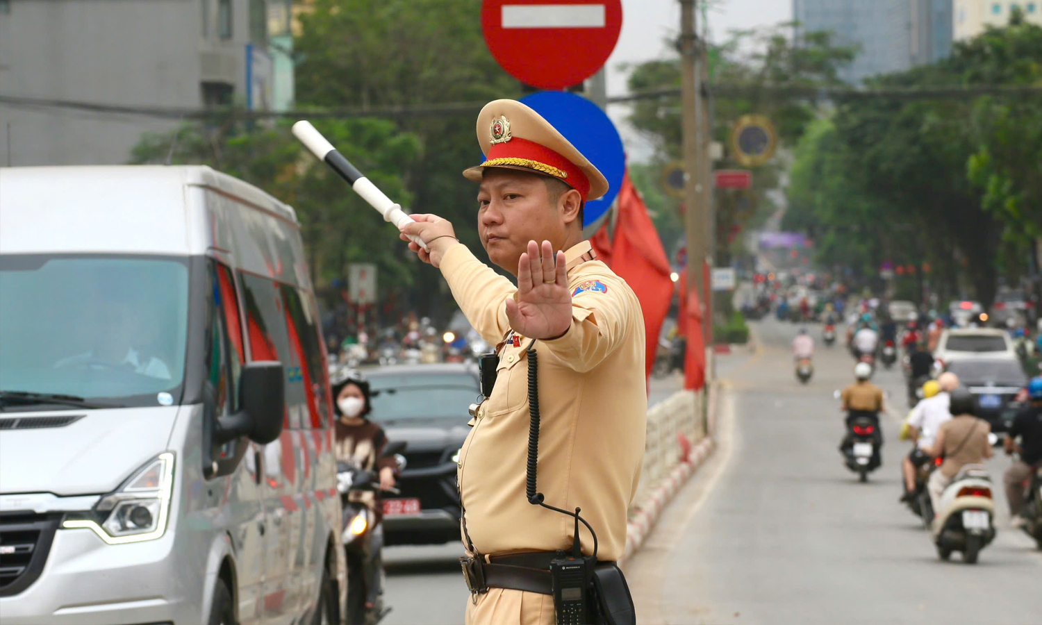 Hà Nội tạm cấm nhiều tuyến đường trong ngày 28/4- Ảnh 1.