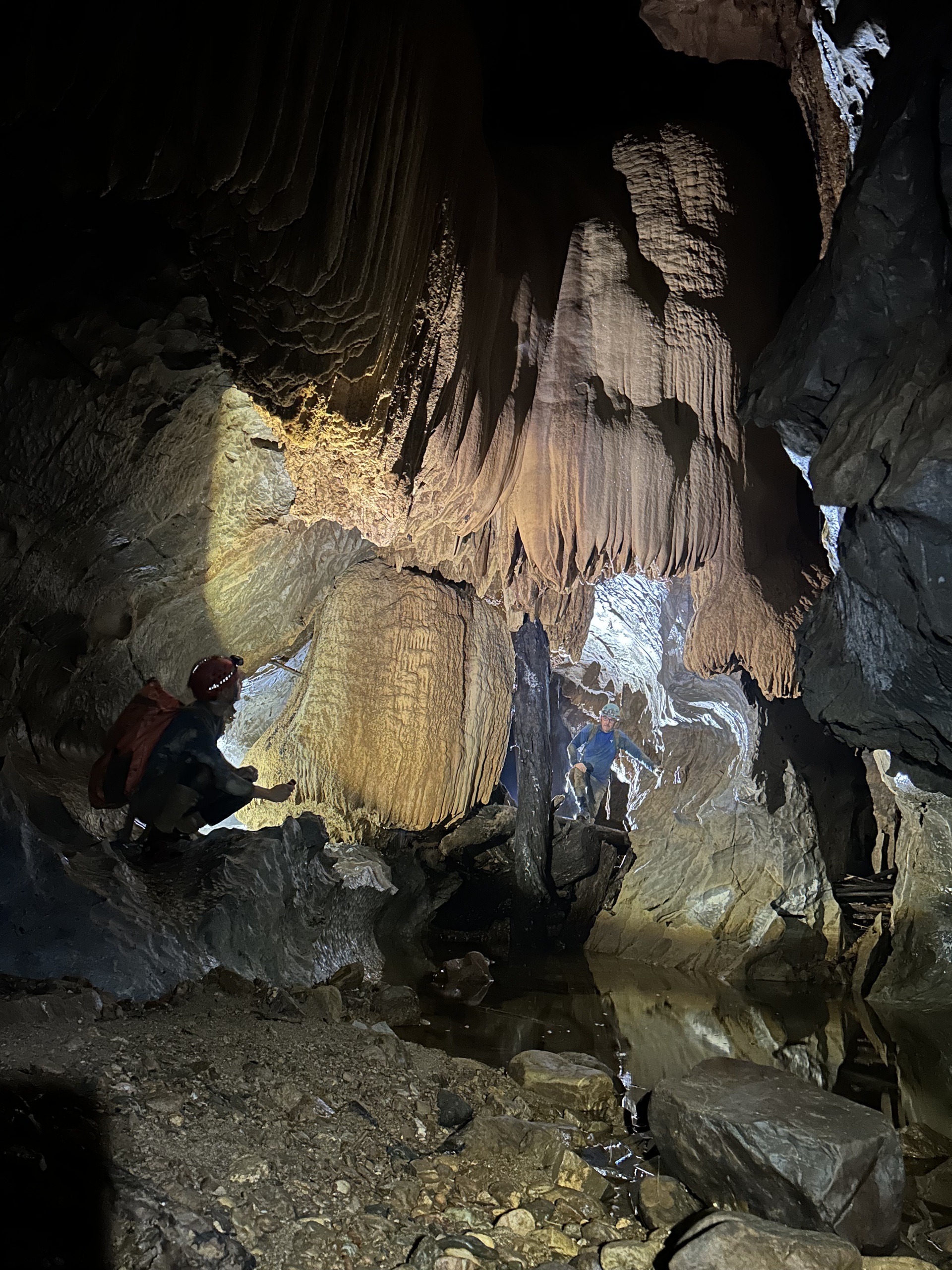 Lộ diện thêm 26 hang động mới dưới lòng đất ở Phong Nha - Kẻ Bàng - Ảnh 8.