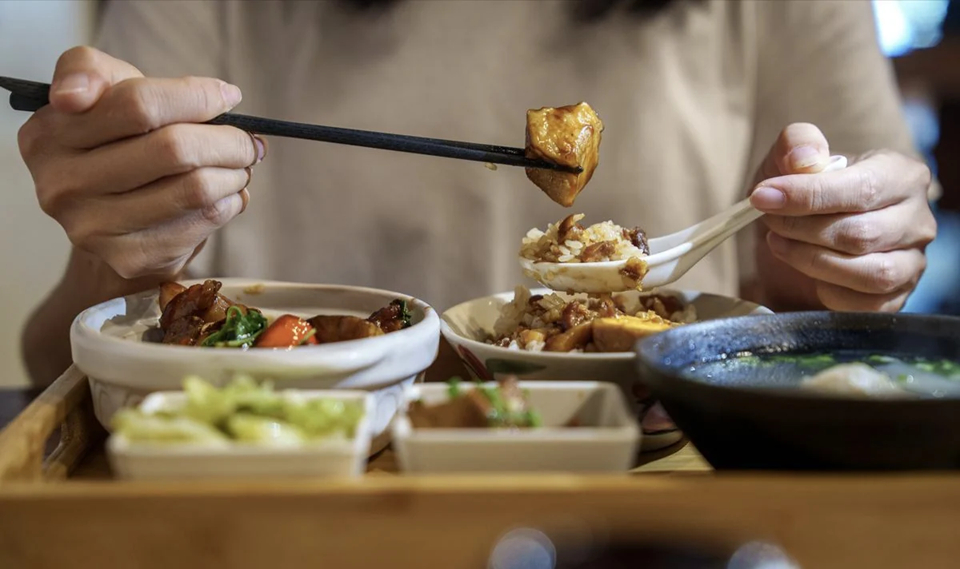 4 việc "cho thêm tiền" cũng đừng làm ngay sau khi ăn, nhiều người lại tưởng tốt làm mỗi ngày- Ảnh 1.