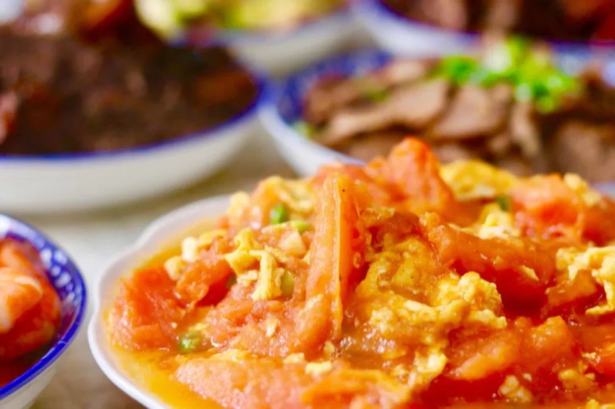 Ngày nào cũng ăn trứng xào cà chua kiểu này, 2 ông cháu cùng mắc tiểu đường: Bác sĩ cảnh báo 3 món quen thuộc dễ đẩy đường huyết tăng vọt- Ảnh 1.