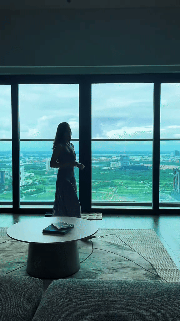 Thiếu gia Sài thành cưới giảng viên đại học: Tận hưởng hôn nhân trong biệt thự view sông đẹp như phim, chuyện tình cứ ngỡ tiểu thuyết- Ảnh 3.