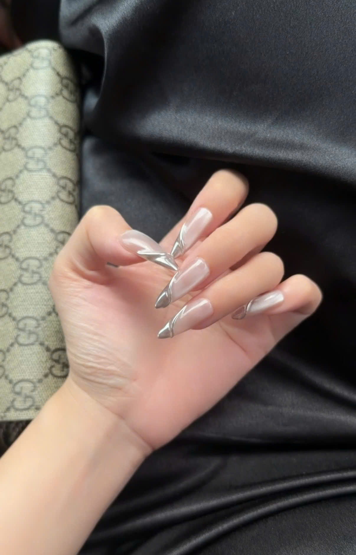 Nghỉ việc tiếp viên hàng không, cô gái TP.HCM kinh doanh nailbox - Ảnh 8.