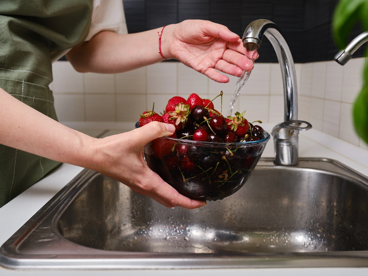 Rau củ quả nào tồn dư nhiều thuốc trừ sâu nhất? Công bố "danh sách đen" 2026 + 4 bước loại bỏ độc tố hiệu quả- Ảnh 6.