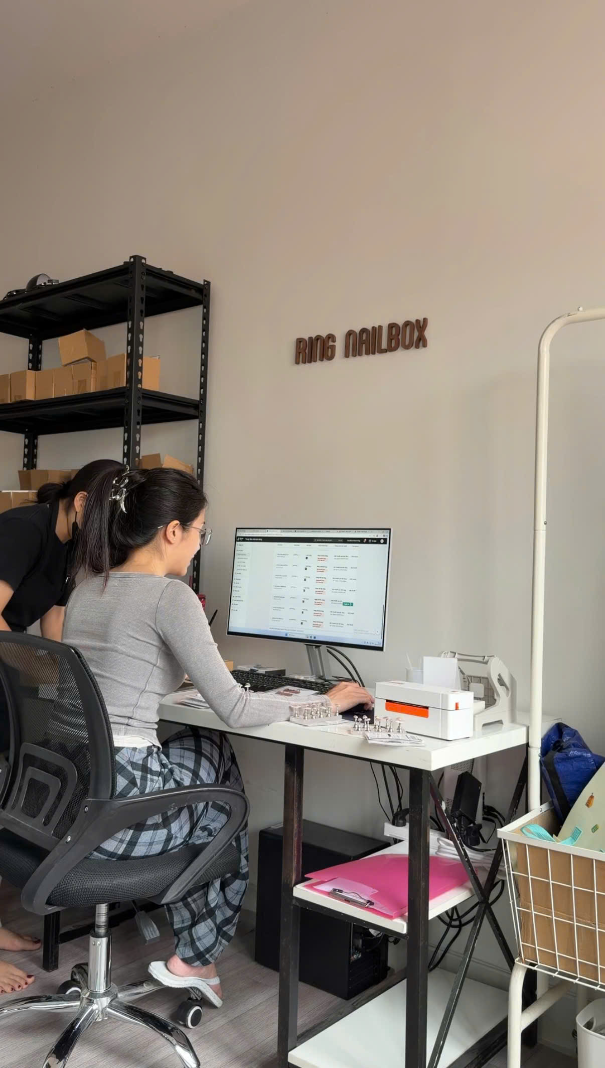 Nghỉ việc tiếp viên hàng không, cô gái TP.HCM kinh doanh nailbox - Ảnh 6.