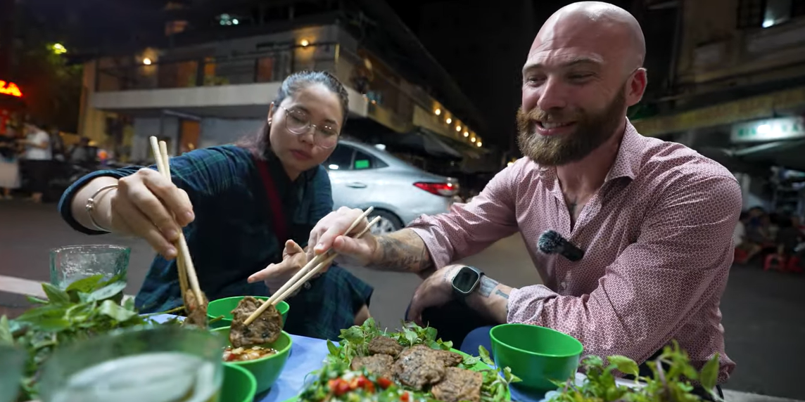 Muốn gọi món “ít cay” nhưng lại nói nhầm, khách Tây khiến chủ quán “dở khóc dở cười”  - Ảnh 1.