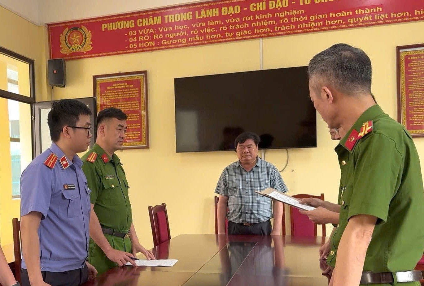 Khởi tố một giám đốc công ty - Ảnh 1.