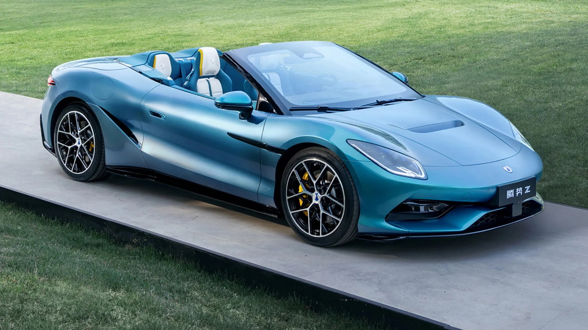 Siêu xe mui trần BYD mới ra mắt: Dáng Maserati, sức mạnh Lamborghini nhưng giá chỉ bằng chiếc Toyota - Ảnh 1.