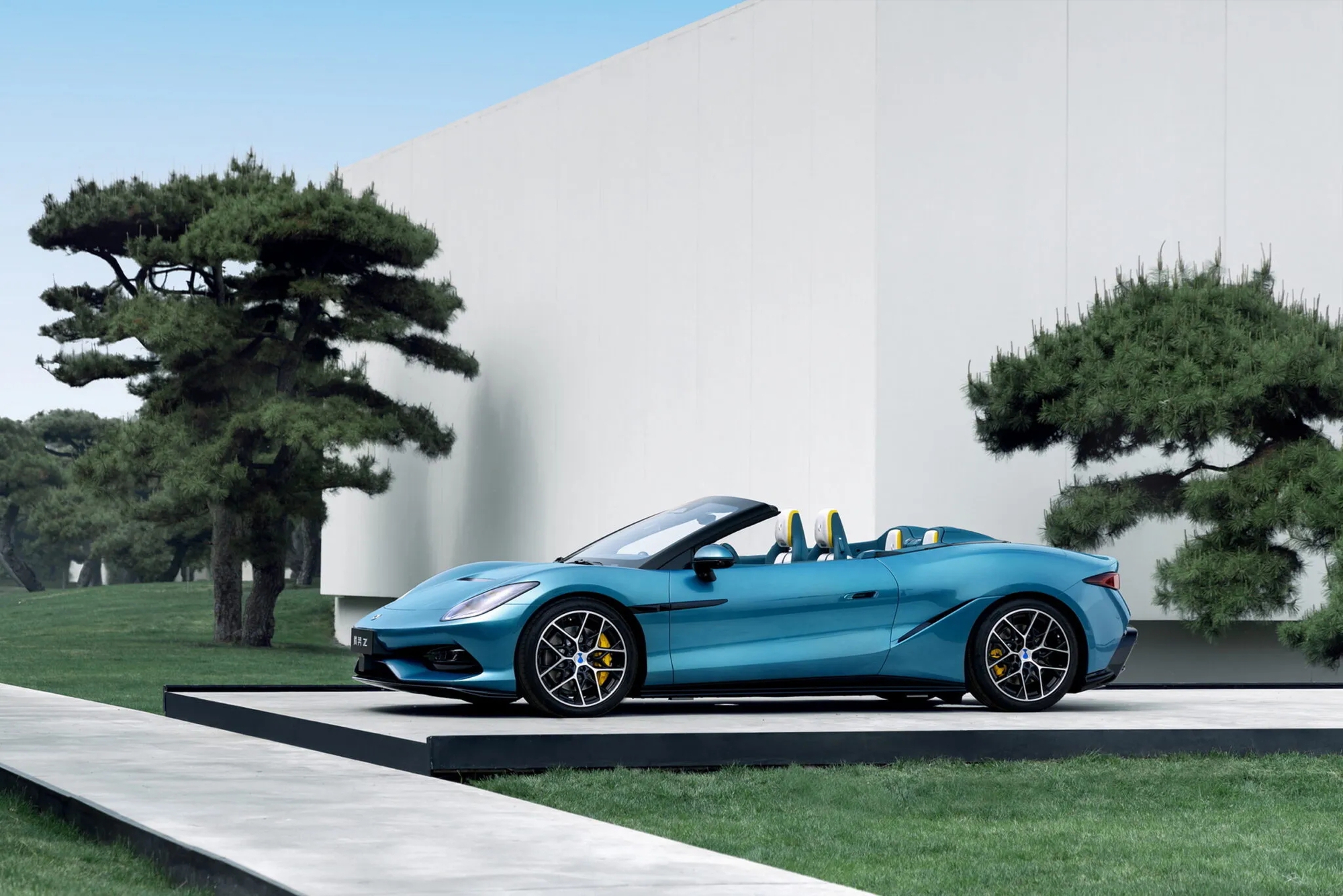 Siêu xe mui trần BYD mới ra mắt: Dáng Maserati, sức mạnh Lamborghini nhưng giá chỉ bằng chiếc Toyota - Ảnh 2.