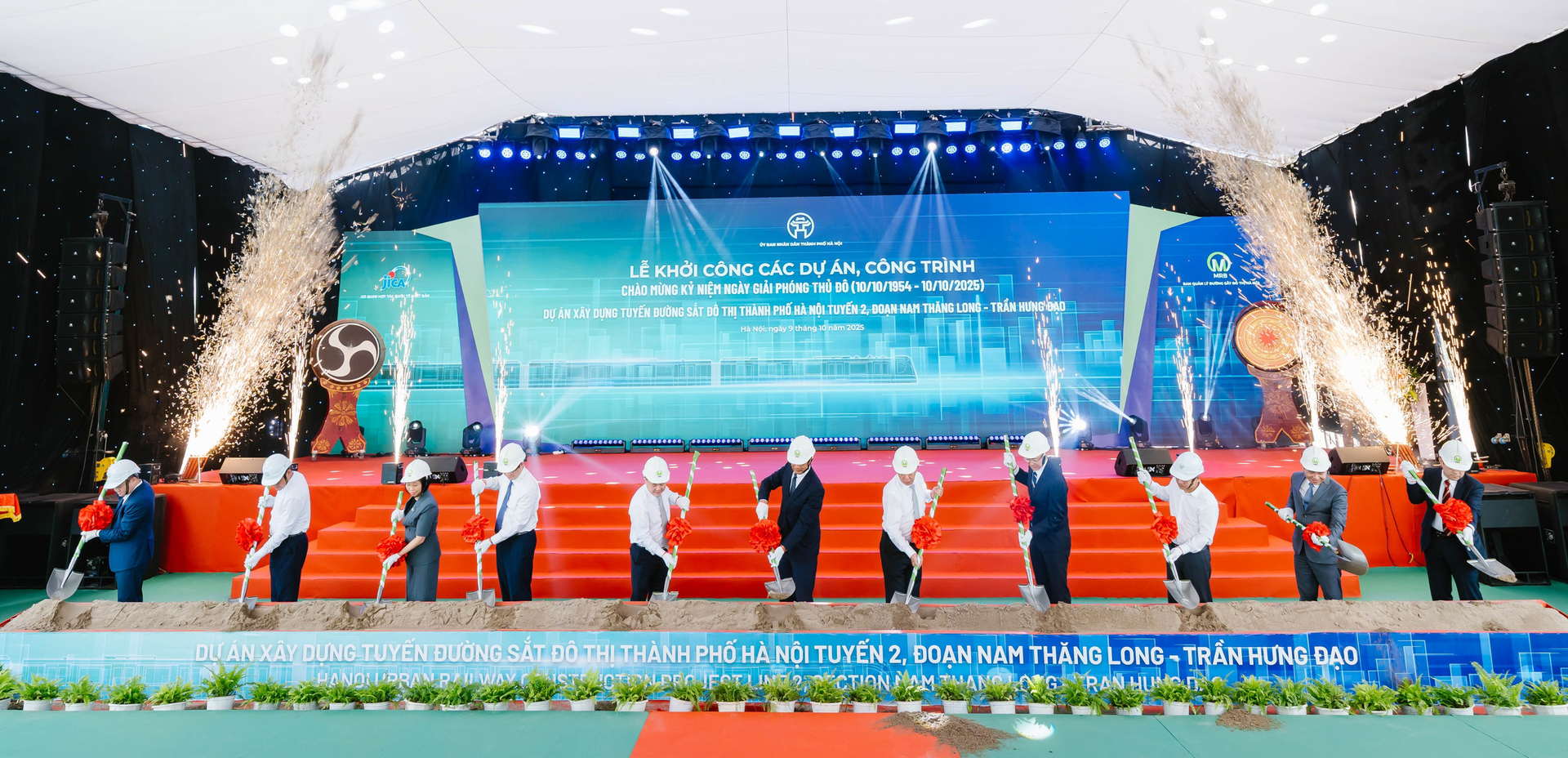 Cận cảnh công trường Depot Xuân Đỉnh tuyến Metro số 2 đang tăng tốc thi công- Ảnh 1.