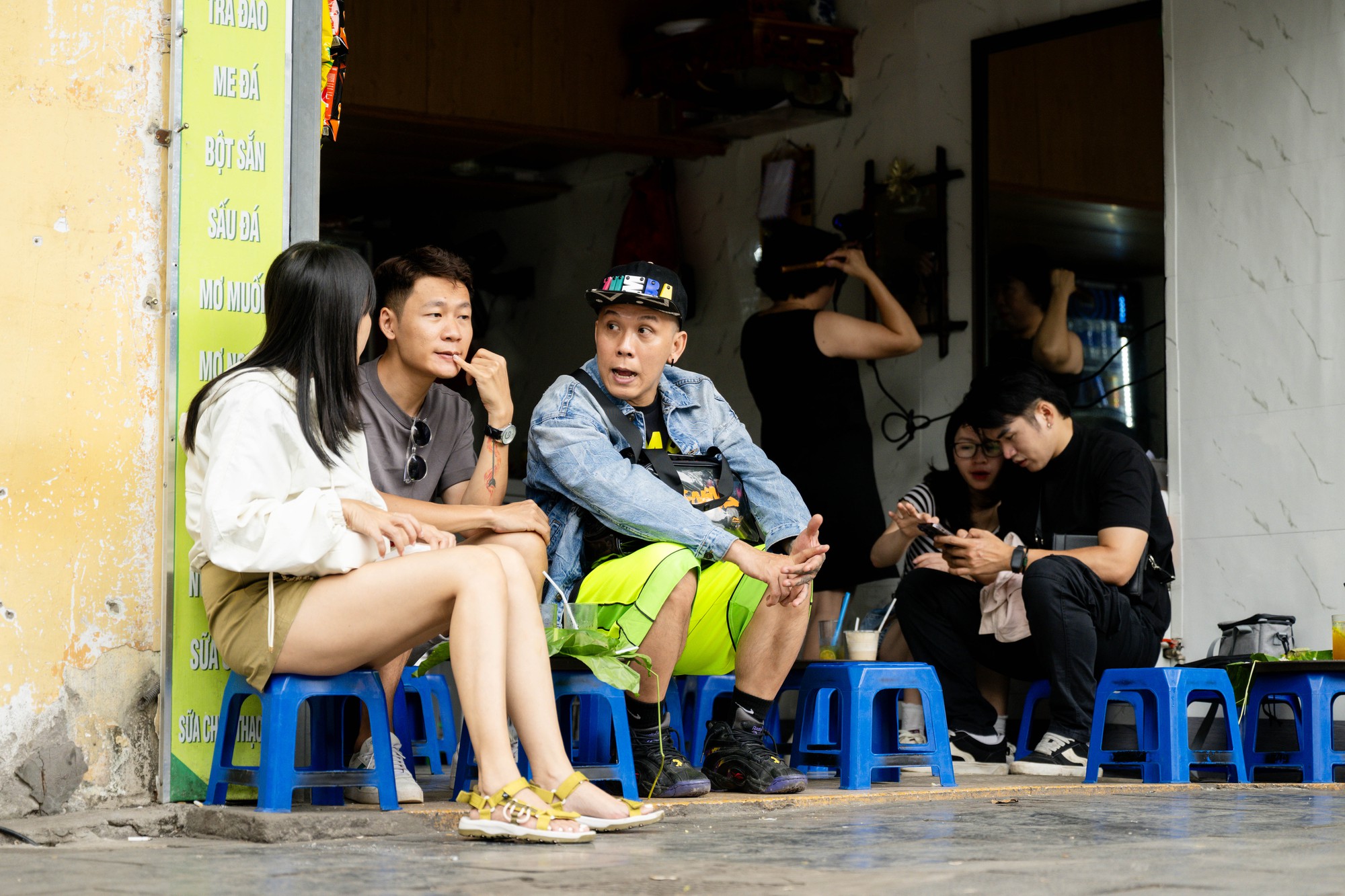 Diện mạo khác lạ của phố trà chanh Nhà thờ Lớn- Ảnh 5.