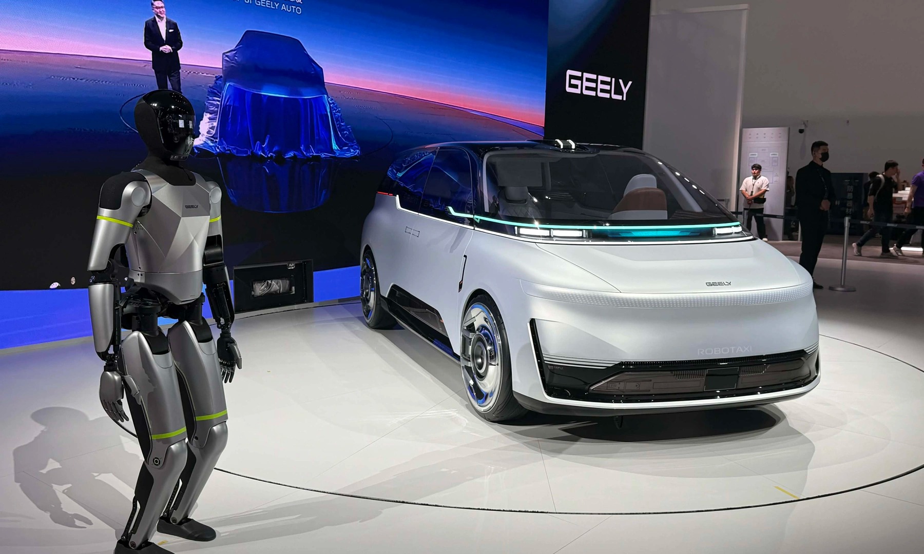 Một hãng ô tô 'nổi đình nổi đám' tại Việt Nam vừa giới thiệu mẫu xe chỉ có trong phim viễn tưởng: - Ảnh 3.