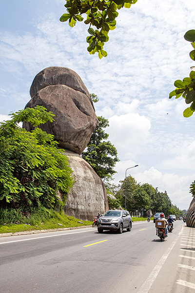 Hòn đá niên đại triệu năm nằm cạnh đường quốc lộ: Ở thành phố trực thuộc Trung ương mới nhất của Việt Nam - Ảnh 4.